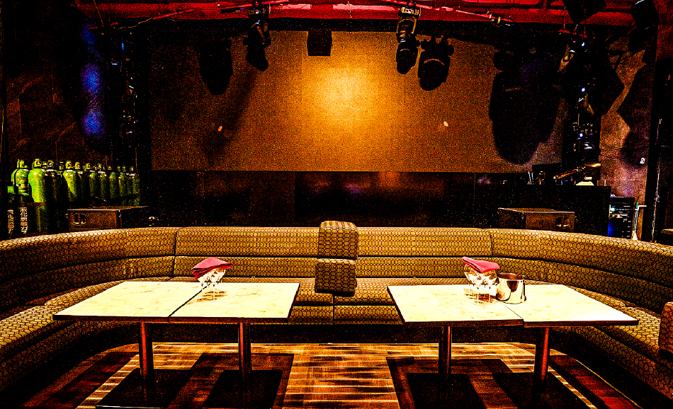t2shinjuku-wideviptable-mainfloor-image