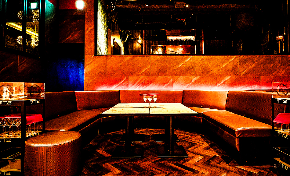 t2shinjuku-viptable-islandbar
