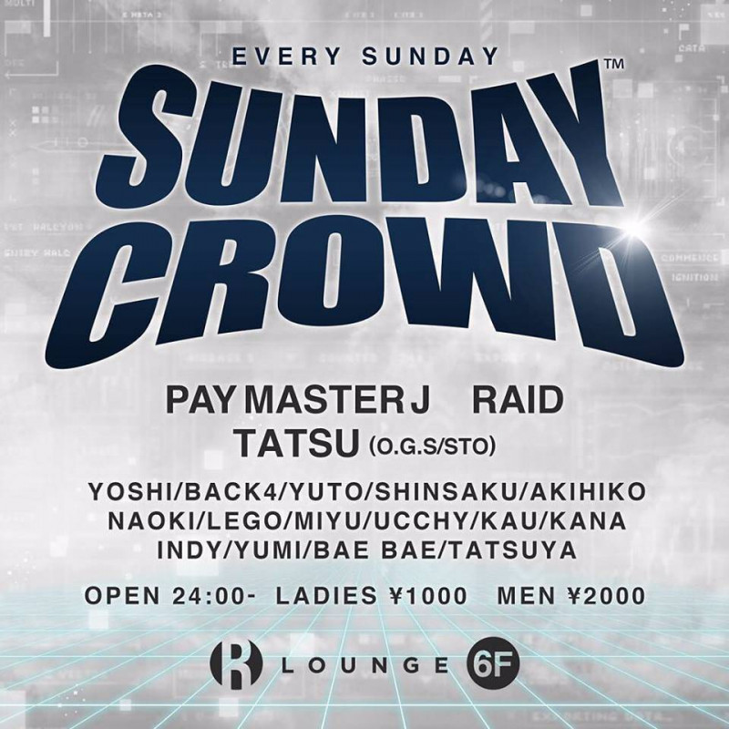 SUNDAY CROWD